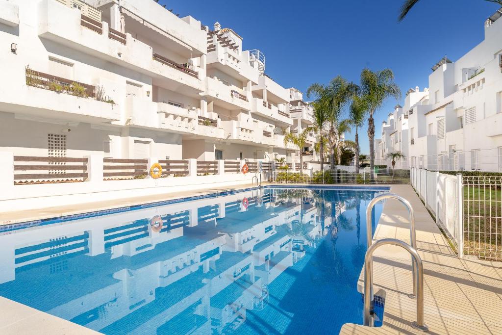 Bazén v ubytování 2266-Amazing newly furnished apt,on golf, sea view nebo v jeho okolí