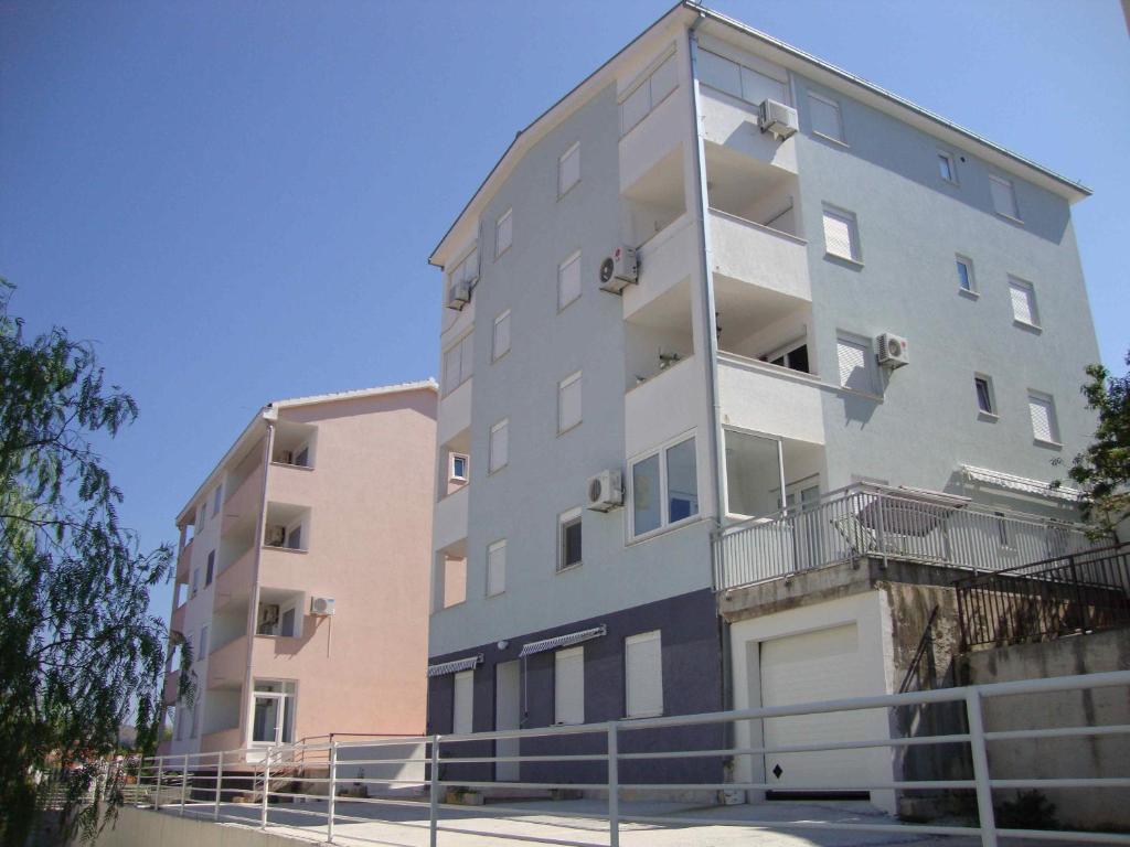 Budova, v ktorej sa apartmán nachádza