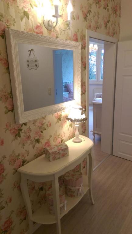 Romantic Style Apartment Berlin Alexanderplatz - 4