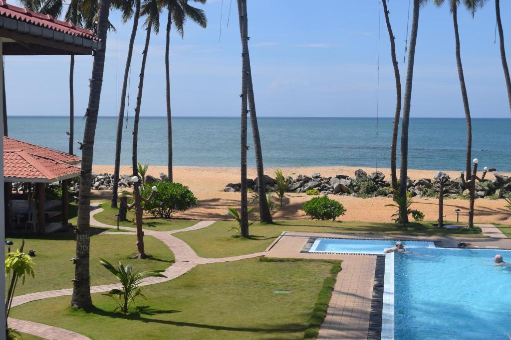 Bazén v ubytování Sanmali Beach Hotel nebo v jeho okolí