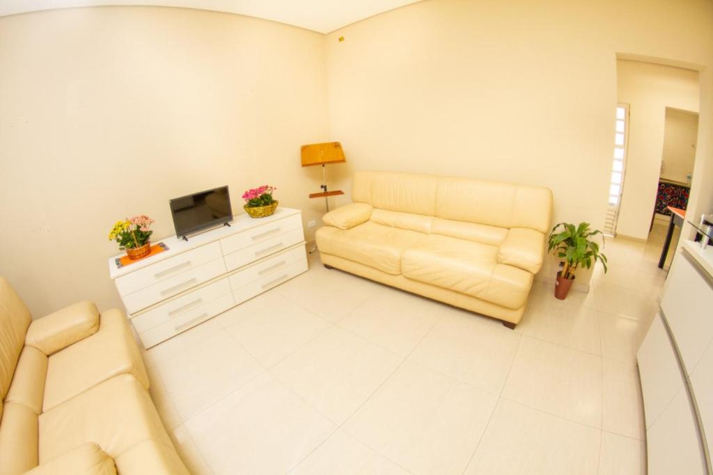  OBA 18 - QUARTO CASAL no BAIRRO DA LIBERDADE