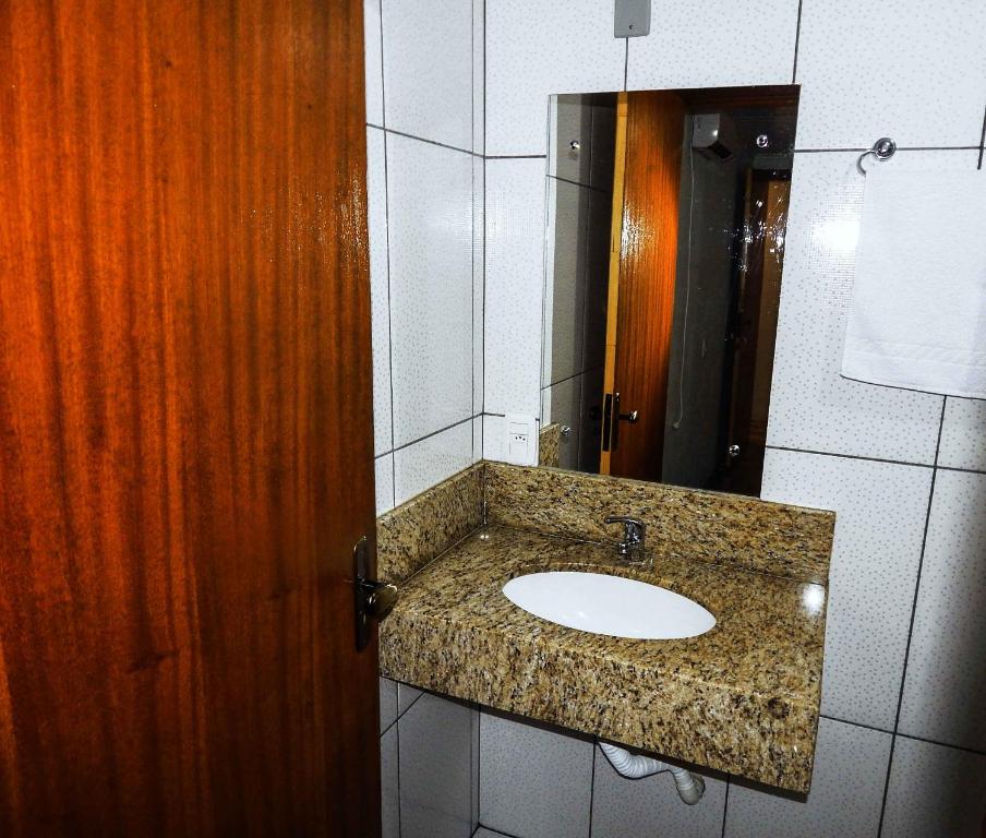 Gramado Suites Residence possui 5 quartos e 5 banheiros  Gramado Suites Residence possui 5 quartos e 5 banheiros