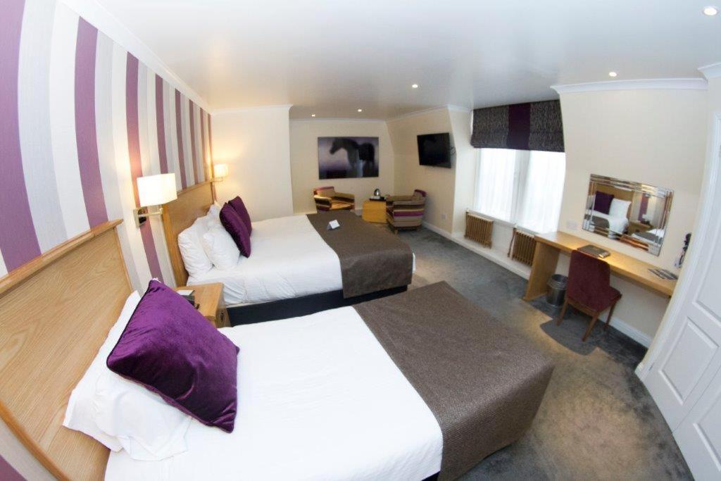 Aberdeen Douglas Hotel - Family Guest Room