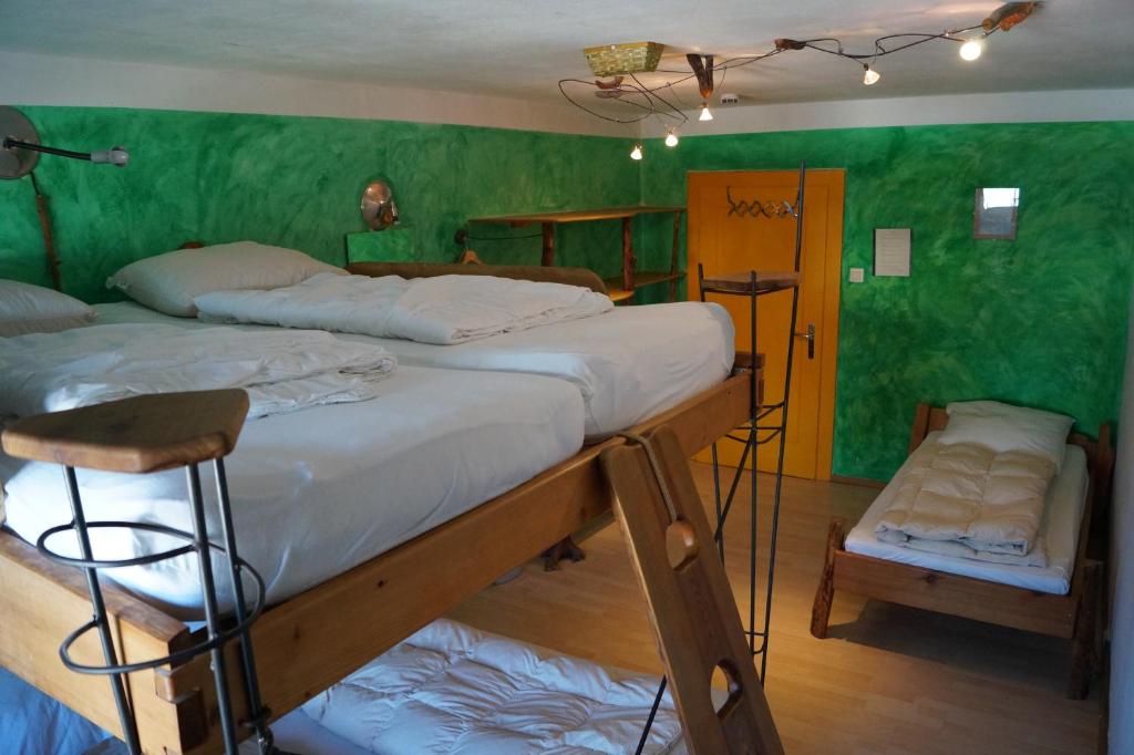 Postel nebo postele na pokoji v ubytování Schiff Bihlerdorf - Hostel