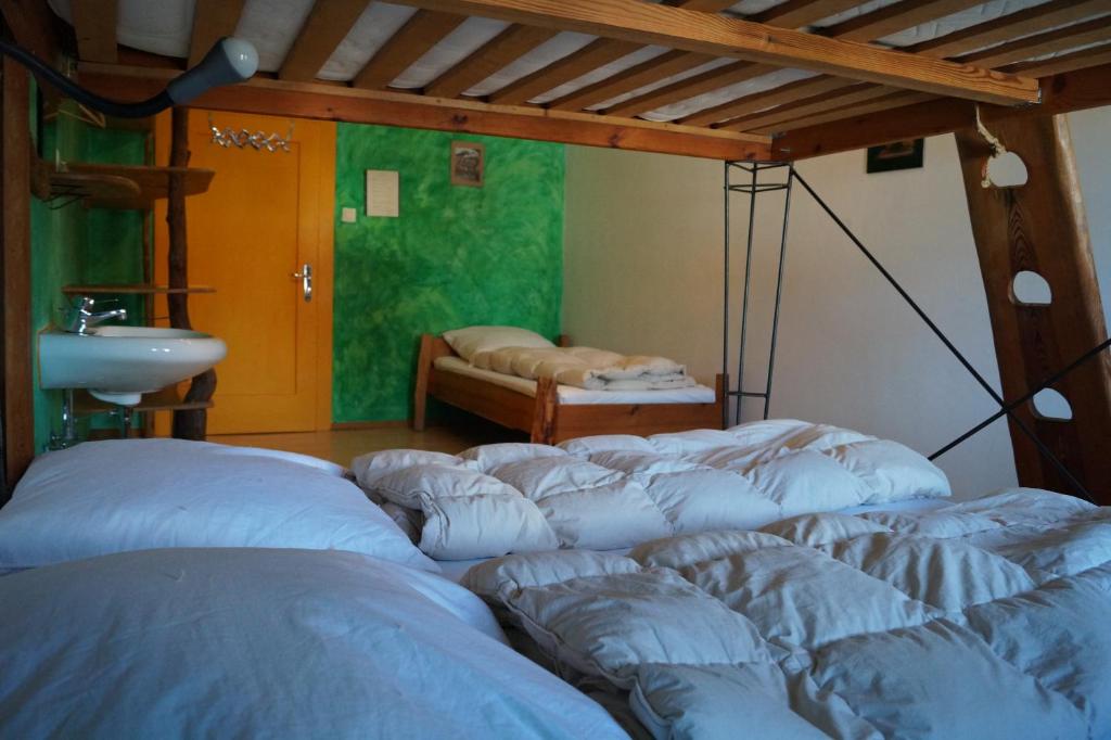 Postel nebo postele na pokoji v ubytování Schiff Bihlerdorf - Hostel