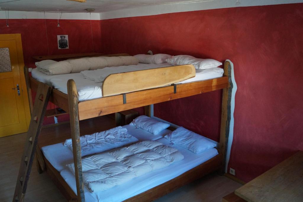 Postel nebo postele na pokoji v ubytování Schiff Bihlerdorf - Hostel