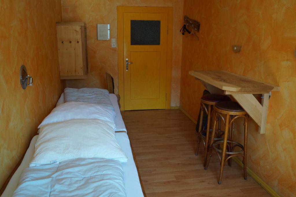Postel nebo postele na pokoji v ubytování Schiff Bihlerdorf - Hostel