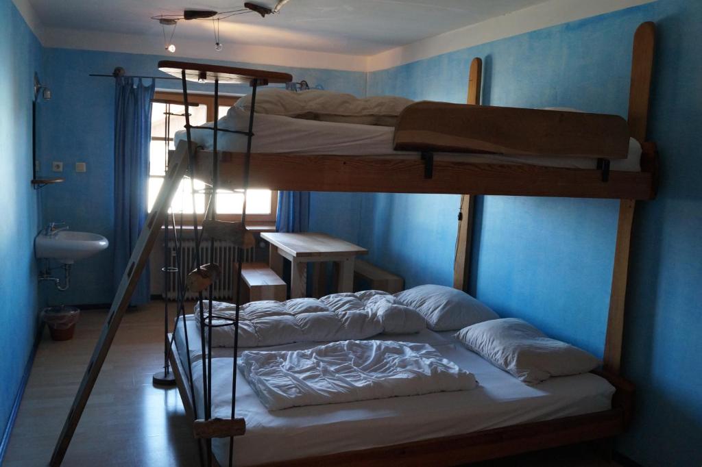 Postel nebo postele na pokoji v ubytování Schiff Bihlerdorf - Hostel
