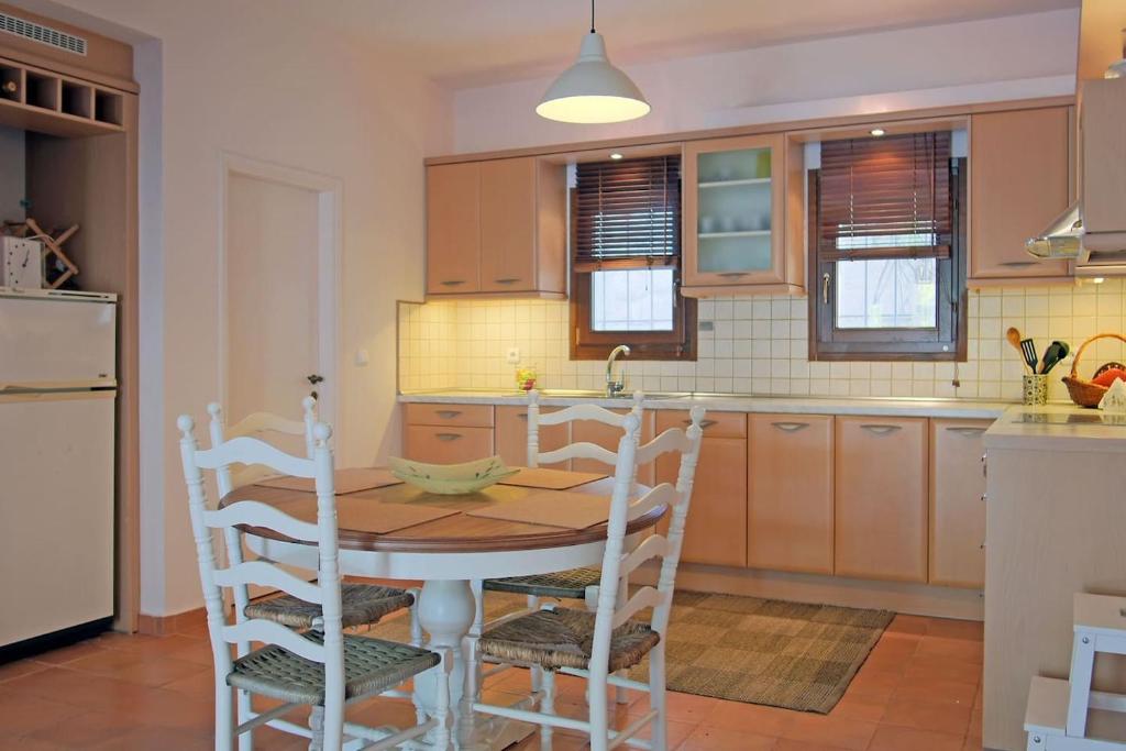 A kitchen or kitchenette at Apollo Beach House