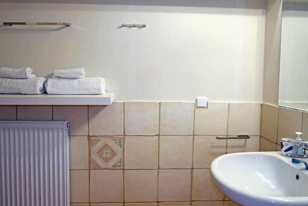 A bathroom at Apollo Beach House