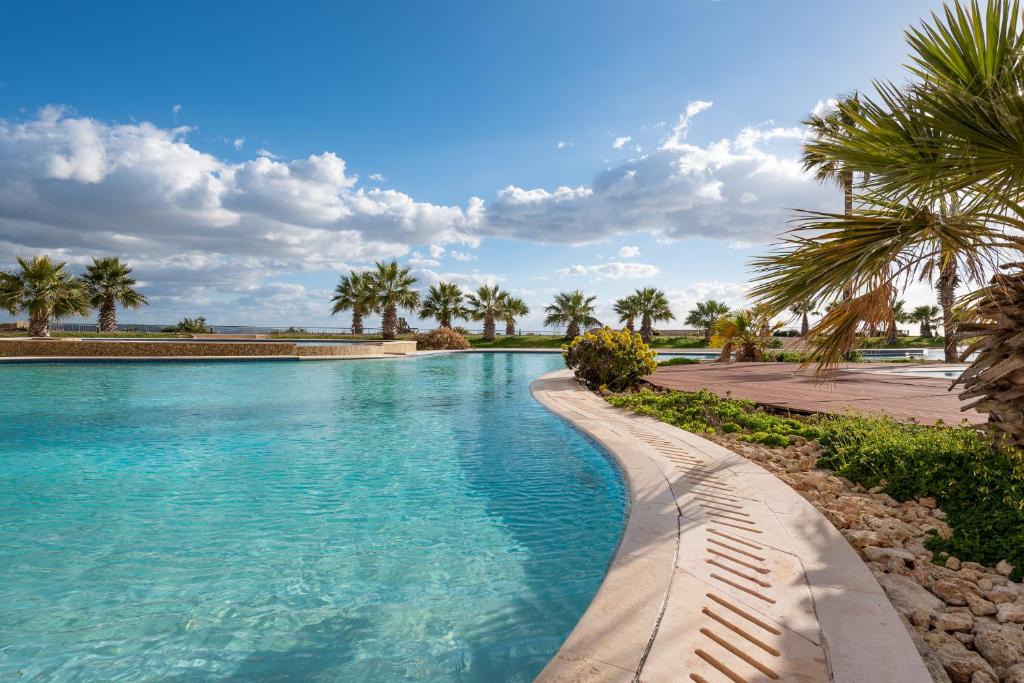 Harbour Views Duplex Maisonette with Jacuzzi Hot tub - Two-Bedroom House