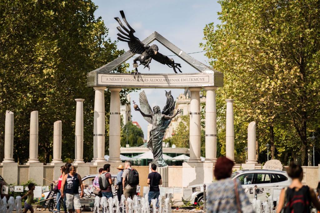 Modern 2 bedroom apartment with free airport transfer vendégei