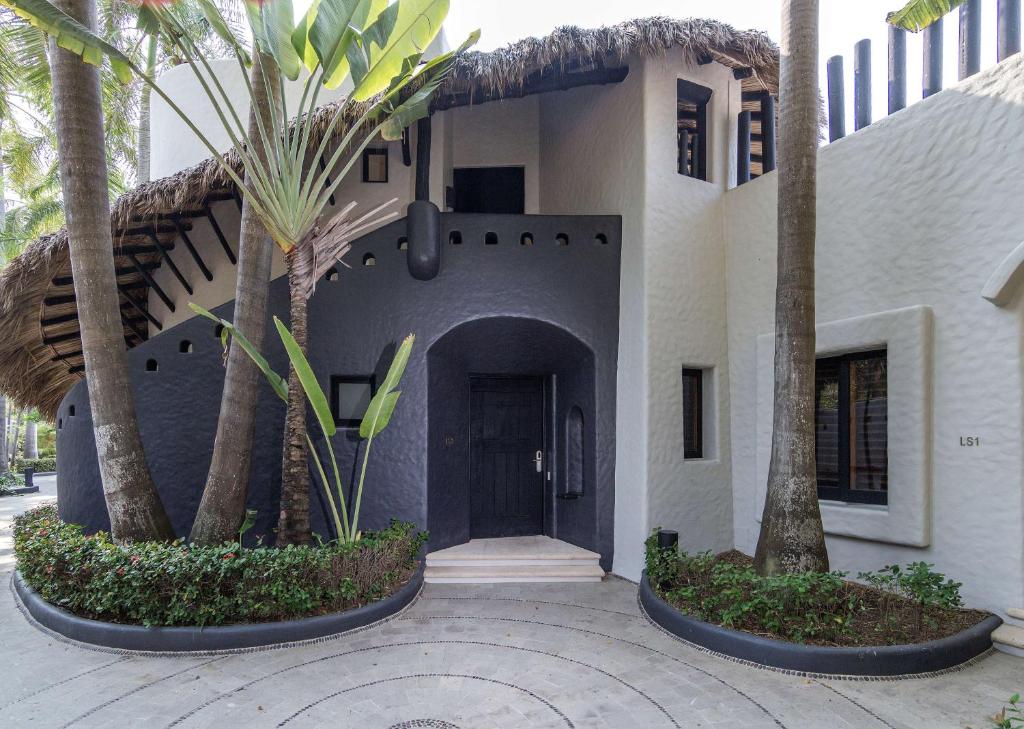 Фасад или вход в Thompson Zihuatanejo, A Beach Resort, by Hyatt