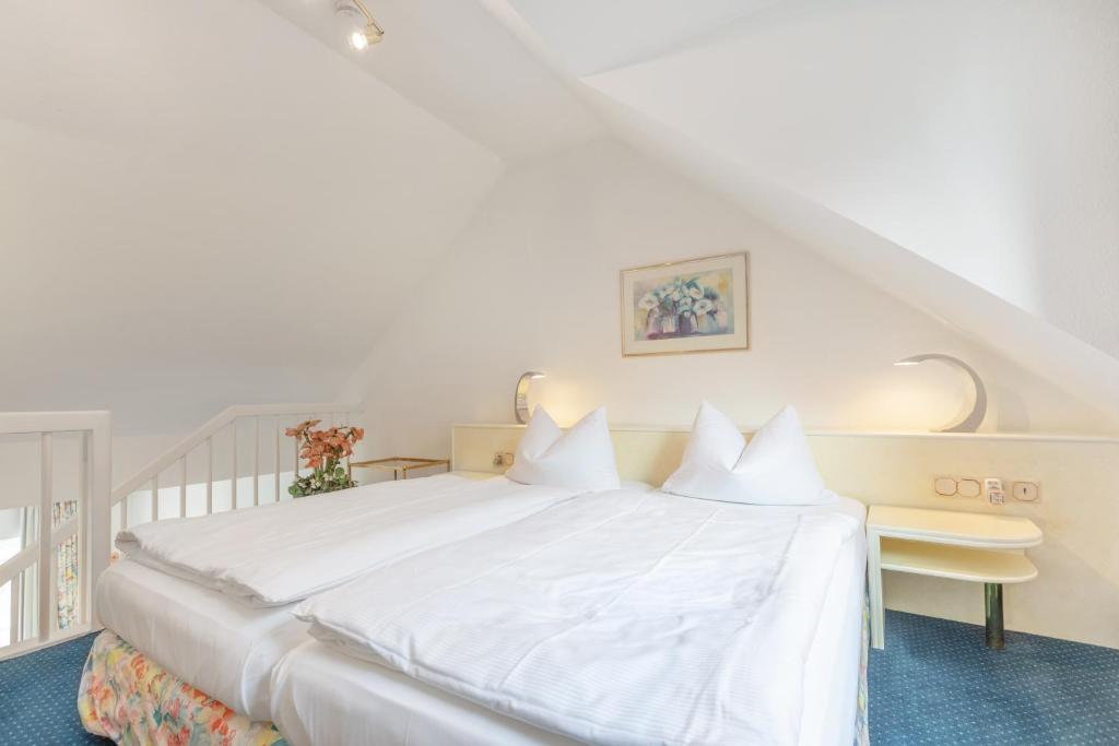 Landhotel Bellevue - 10