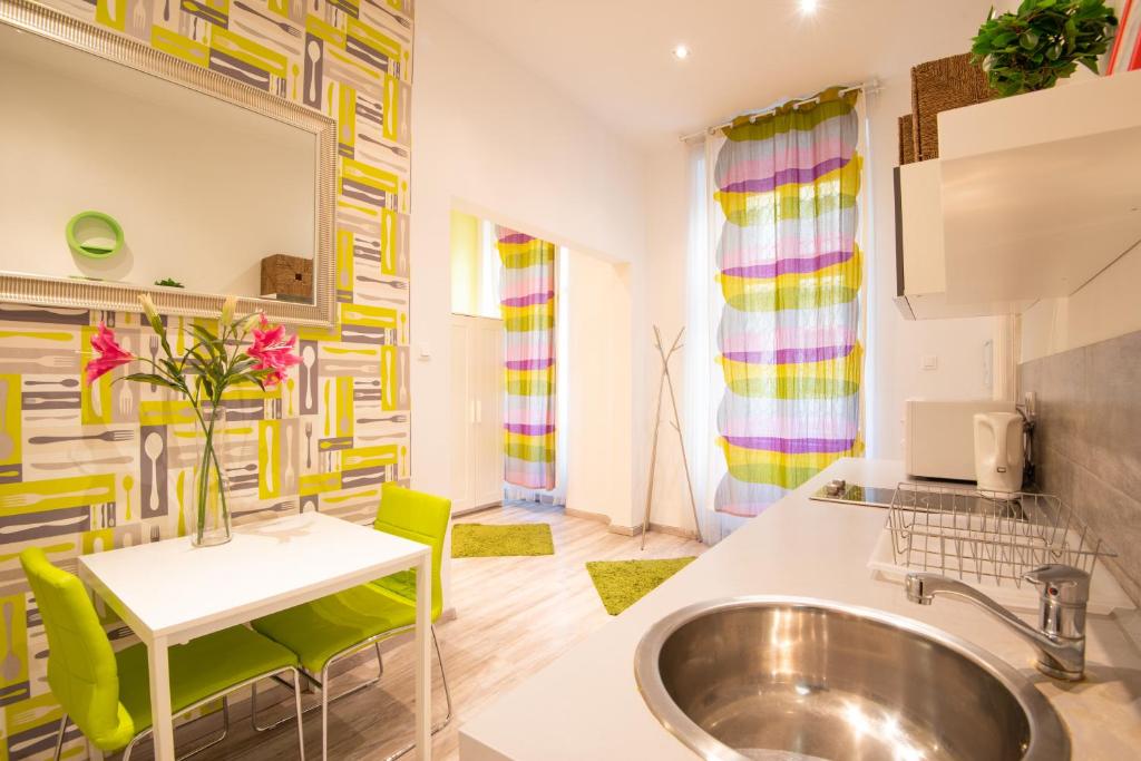 Fotografia z galérie ubytovania Standard Apartment by Hi5 - West End Center v Budapešti