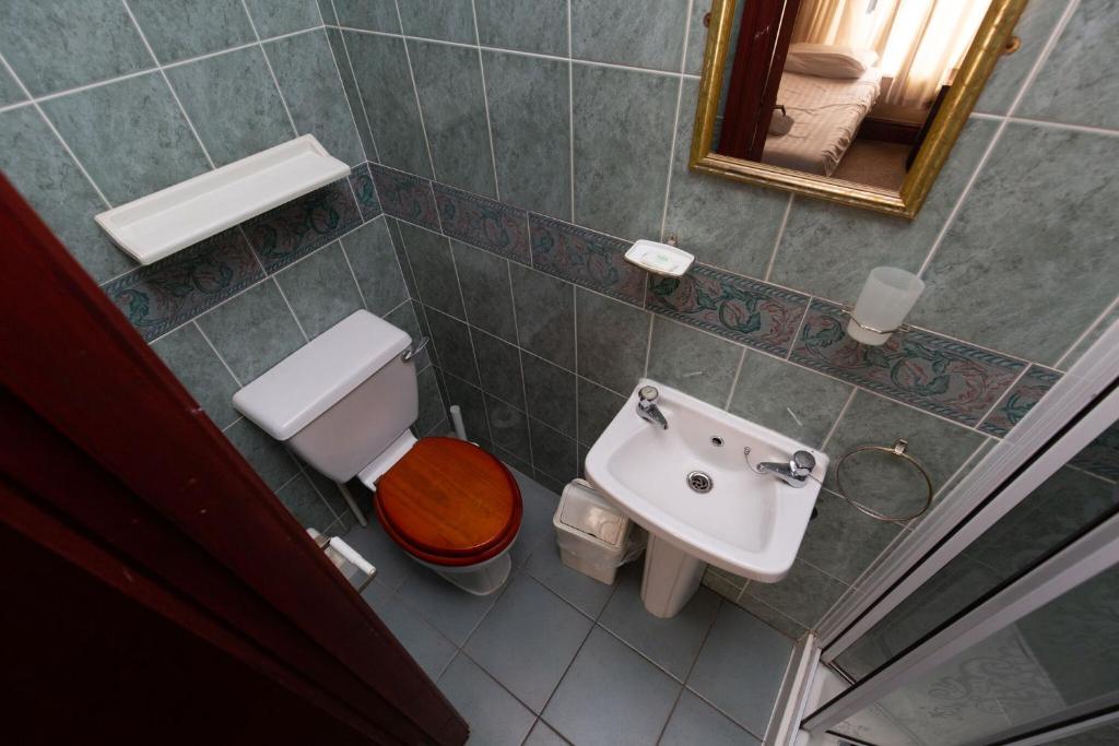 The Riviera Hotel - Resim 3