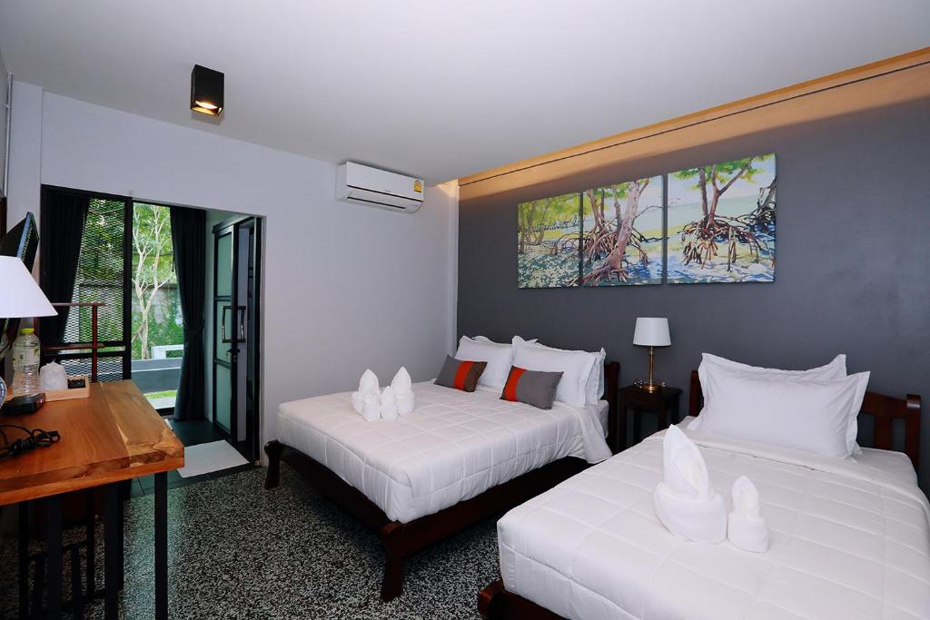 Canvas Family Home - Triple Room With Private Bathroom