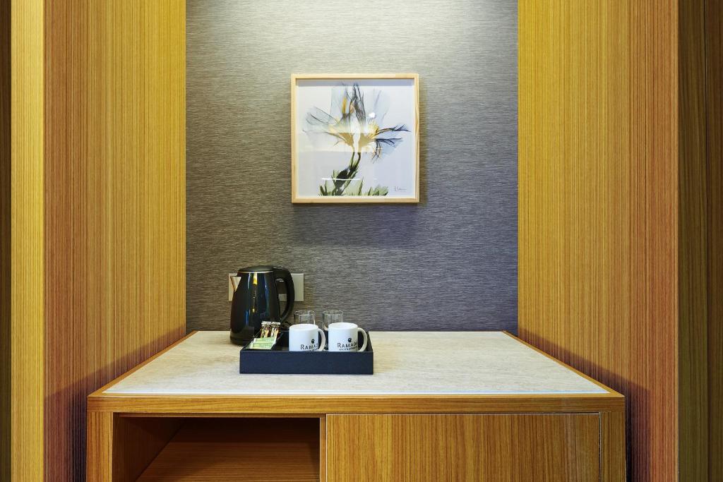 Příslušenství pro přípravu čaje a kávy v ubytování Jeongseon JS GRAND PALACE Hotel