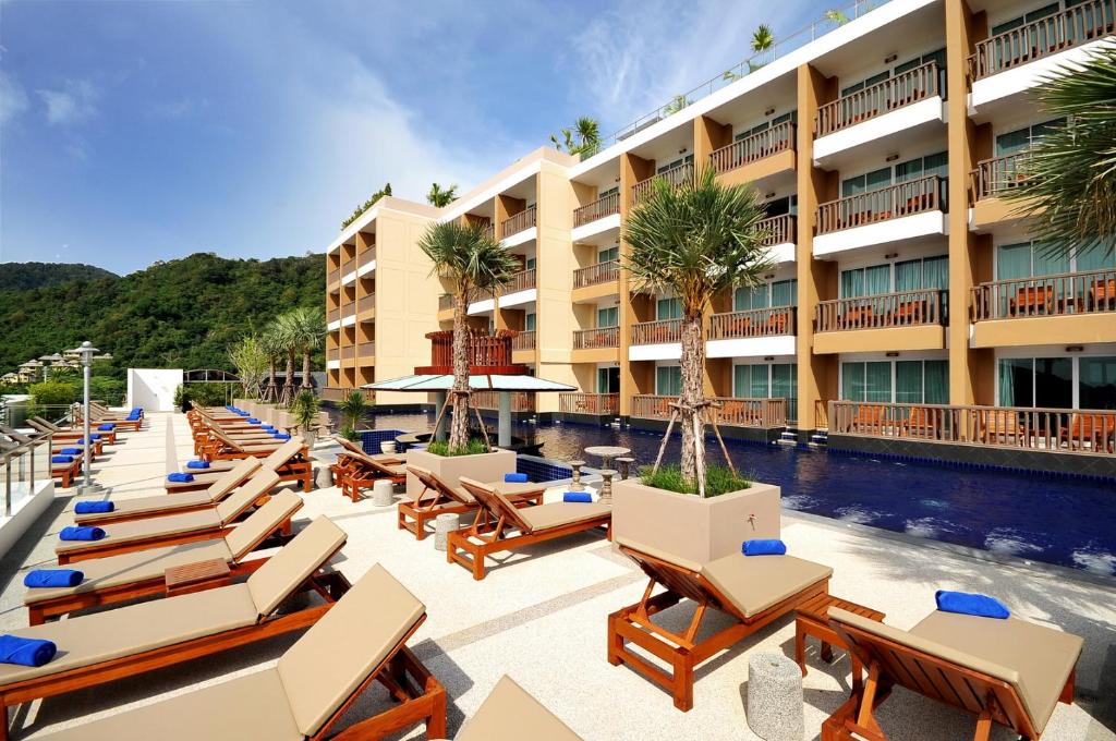 Bazén v ubytování Princess Seaview Resort & Spa - SHA Plus nebo v jeho okolí