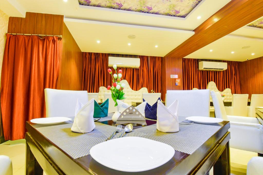 Posezení v ubytování FabHotel Pentagon Next - Bhubaneswar Railway Station