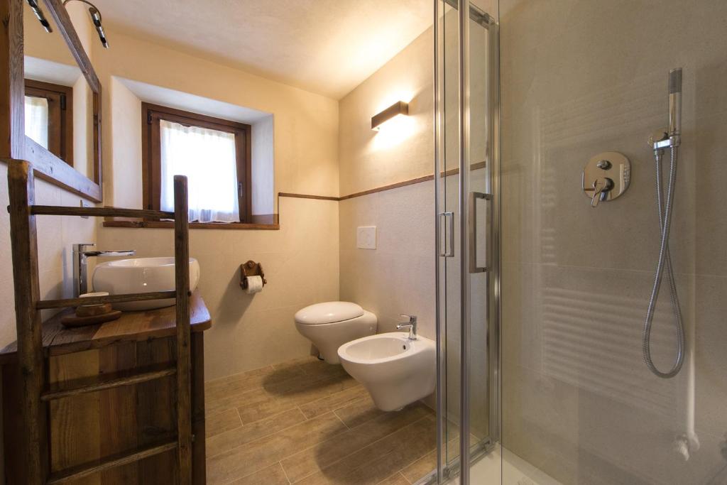 Koupelna v ubytování Maison Lo Triolet