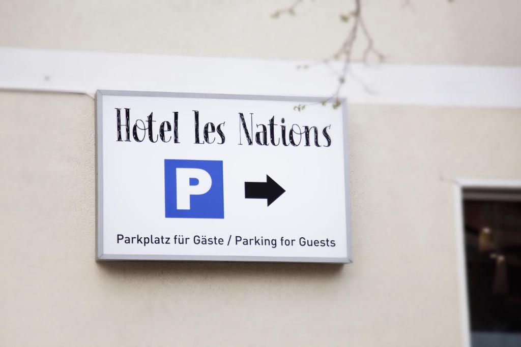 Certifikát, hodnocení, plakát nebo jiný dokument vystavený v ubytování Les Nations