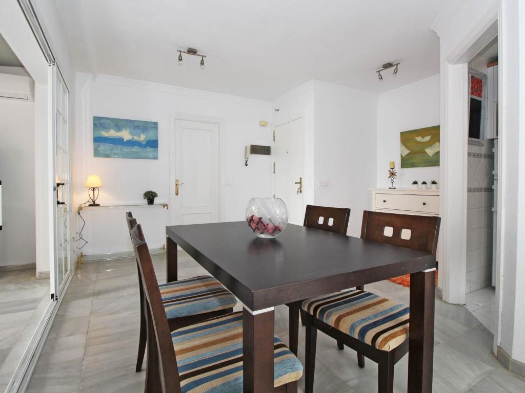 A kitchen or kitchenette at Del parque flats malagueta beach