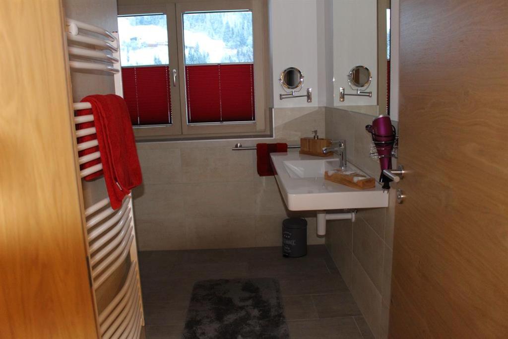 A bathroom at Alpinjuwel in Hippach