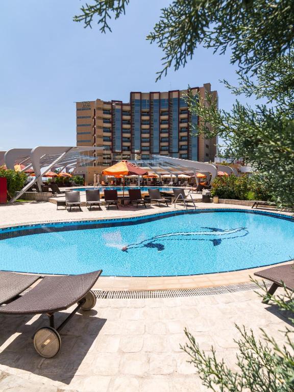 Bazén v ubytování Vega Hotel nebo v jeho okolí