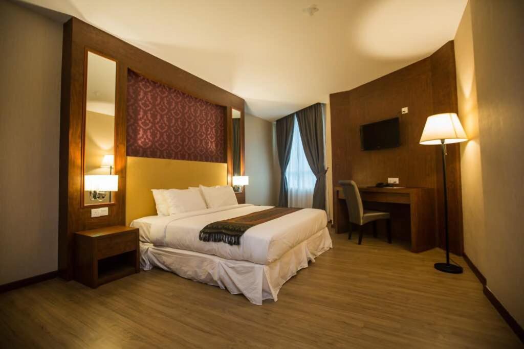 Hotel Pen Mutiara - Deluxe King Room