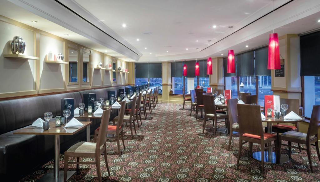 Restoran või mõni muu söögikoht majutusasutuses Riu Plaza The Gresham Dublin