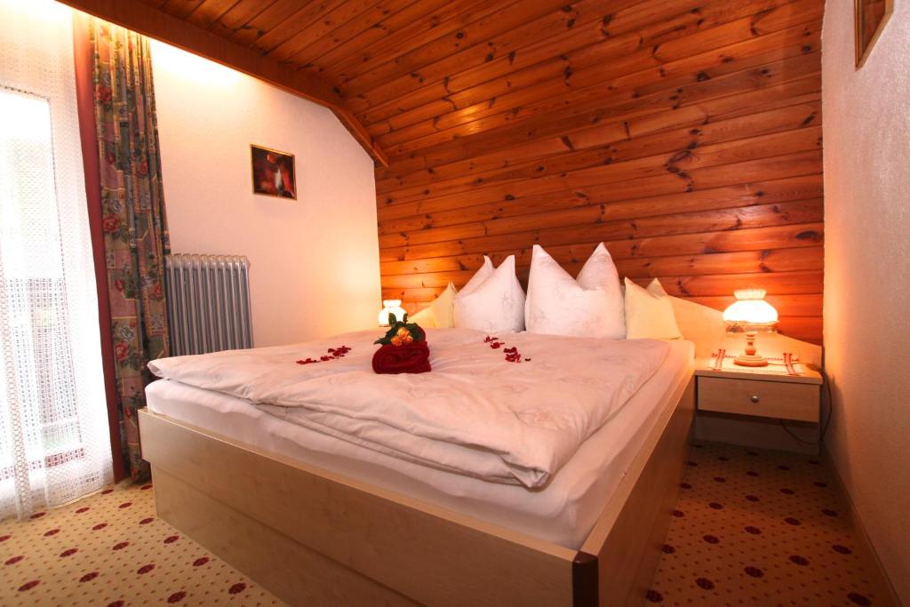 Postel nebo postele na pokoji v ubytování Appartements Waldruh