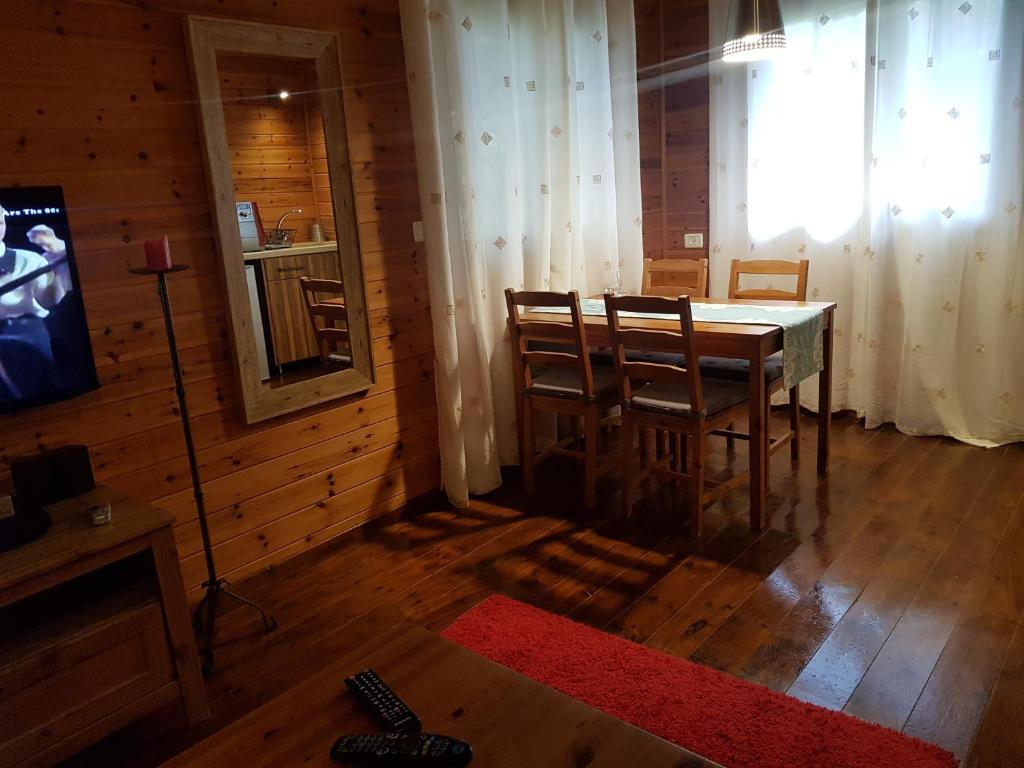 TV a/nebo společenská místnost v ubytování A Place To Dream