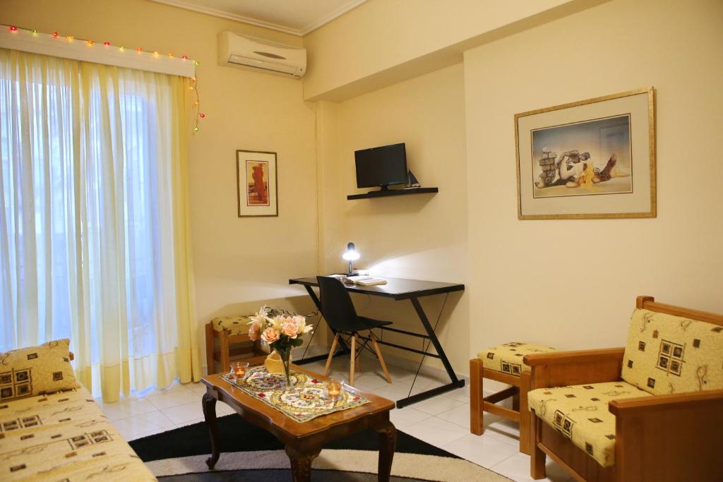 Posedenie v ubytovaní Kleisthenes' apartment