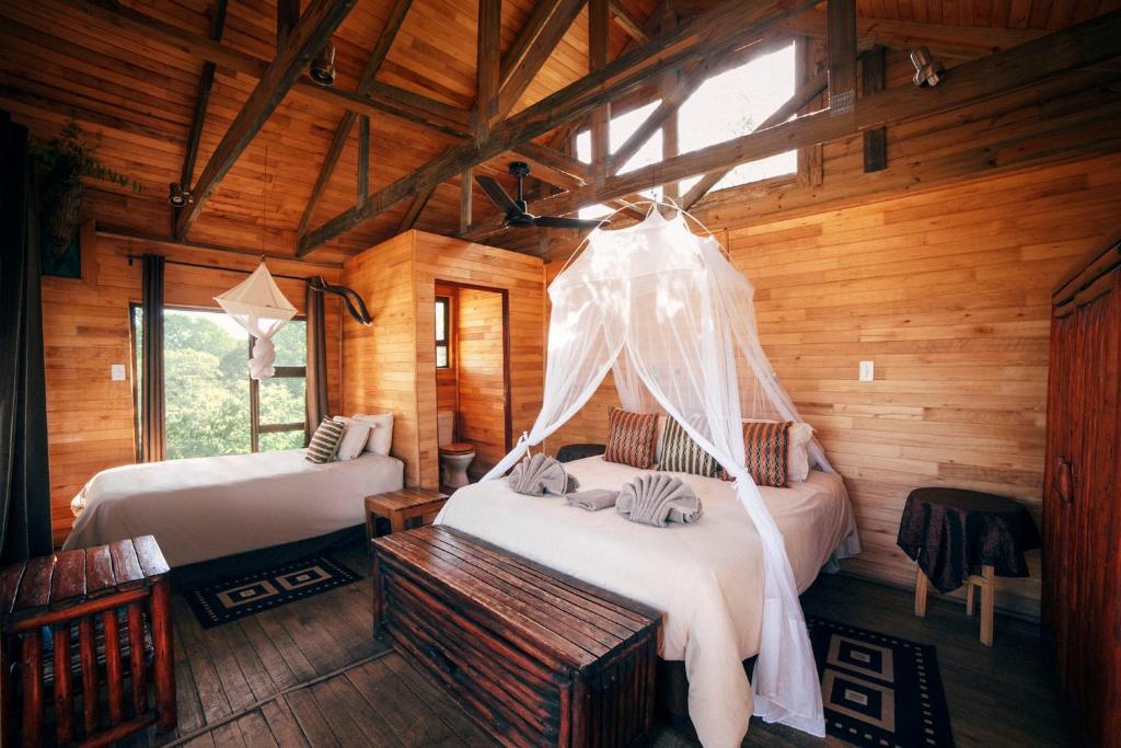 Pezulu Tree House Lodge - 