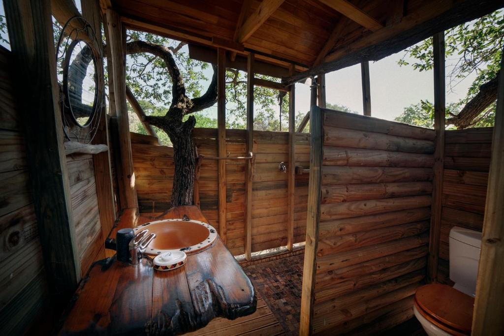 Pezulu Tree House Lodge - Тройная комната