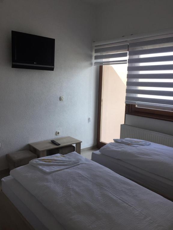 Pansion Asim - Tweepersoonskamer Met Balkon