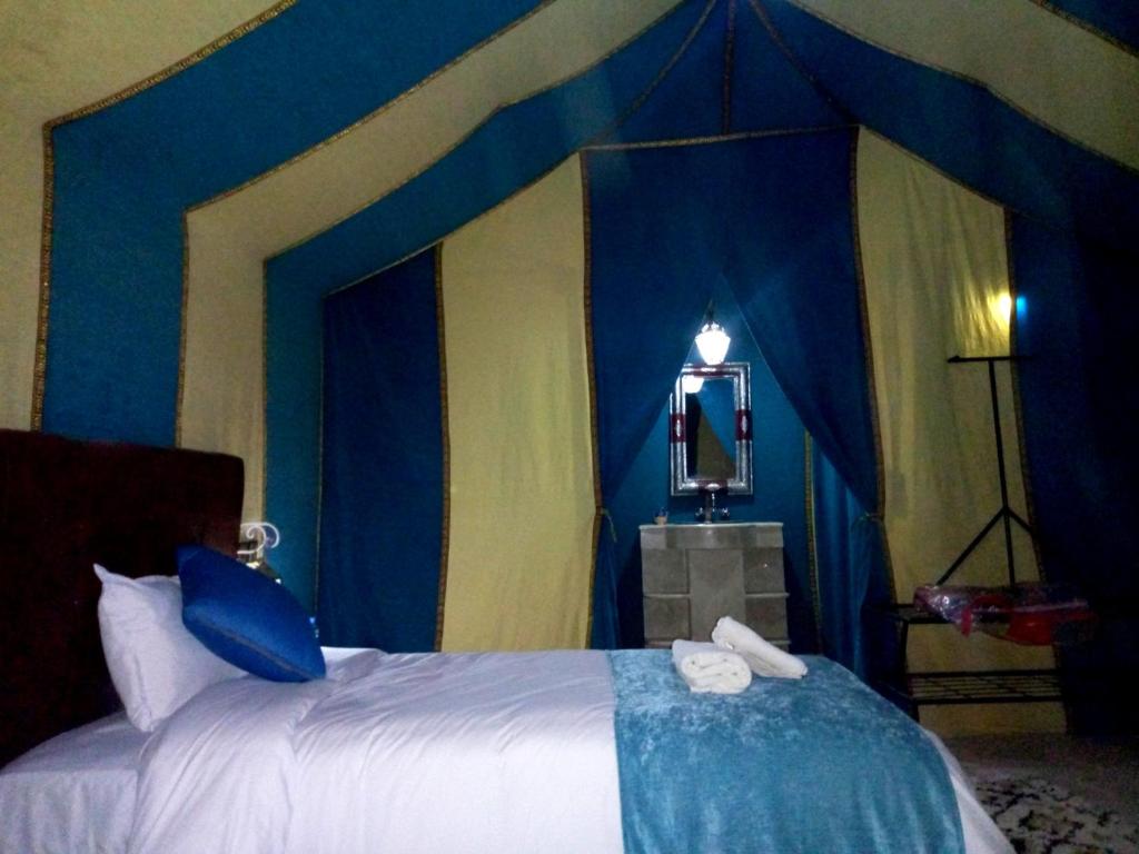 Postel nebo postele na pokoji v ubytování Berber Camp
