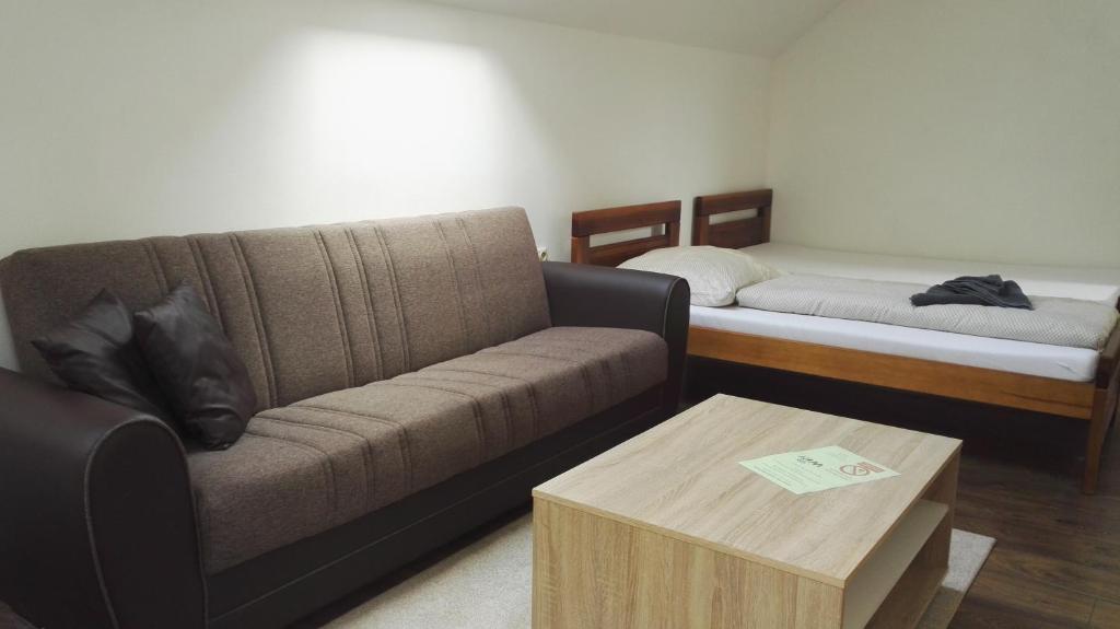 Postel nebo postele na pokoji v ubytování Ubytování v soukromí Opolany u Poděbrad