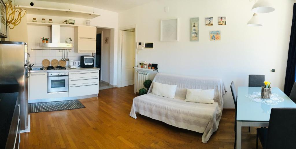 Kuchyňa alebo kuchynka v ubytovaní Ledonia Apartment
