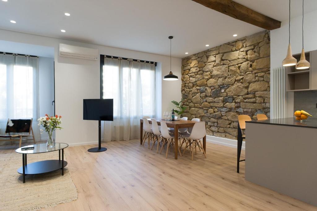 TV a/nebo společenská místnost v ubytování Cantabric Plaza / Iberorent Apartments