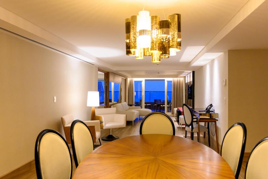  Vogal Luxury Beach Hotel & SPA