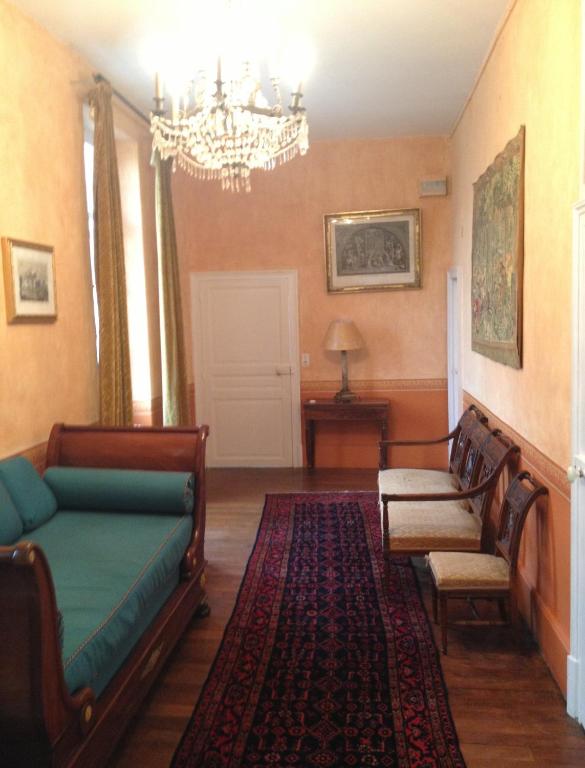 Posezení v ubytování Château de Villars
