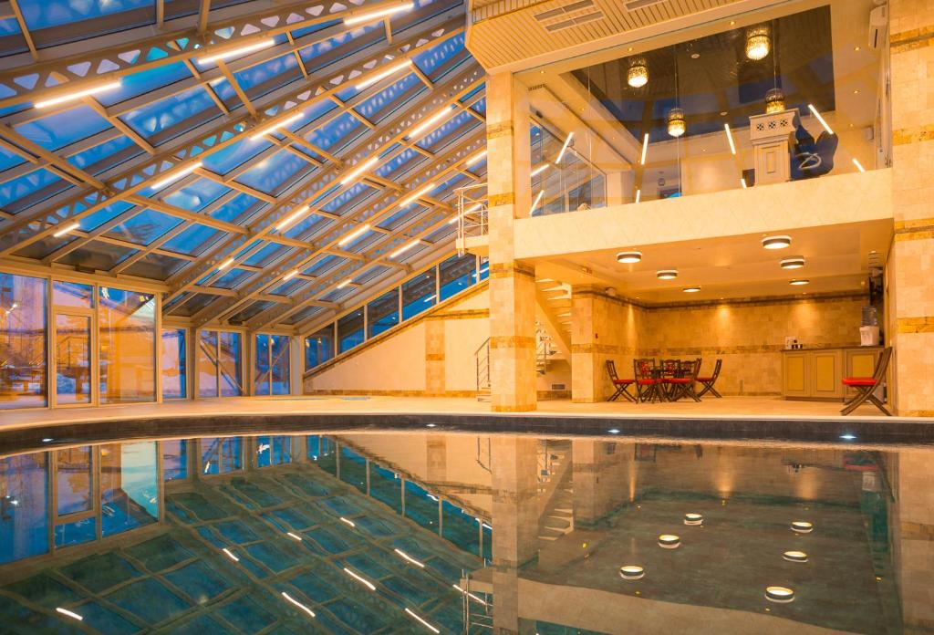 Bazén v ubytování Brech Resort&Spa nebo v jeho okolí