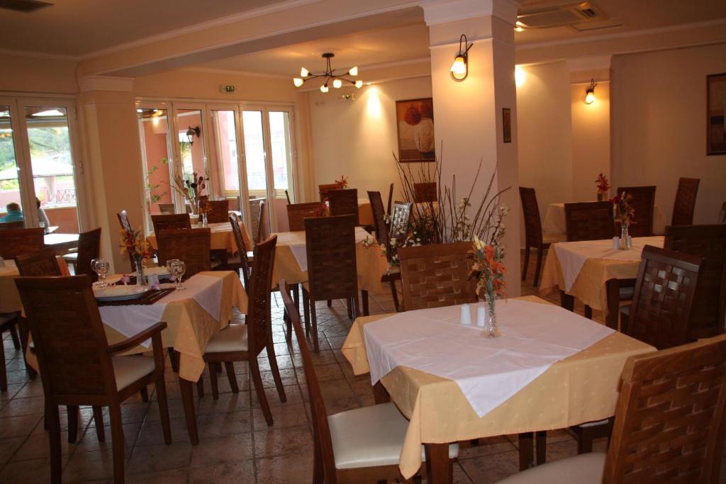 Restaurace v ubytování Joy Hotel