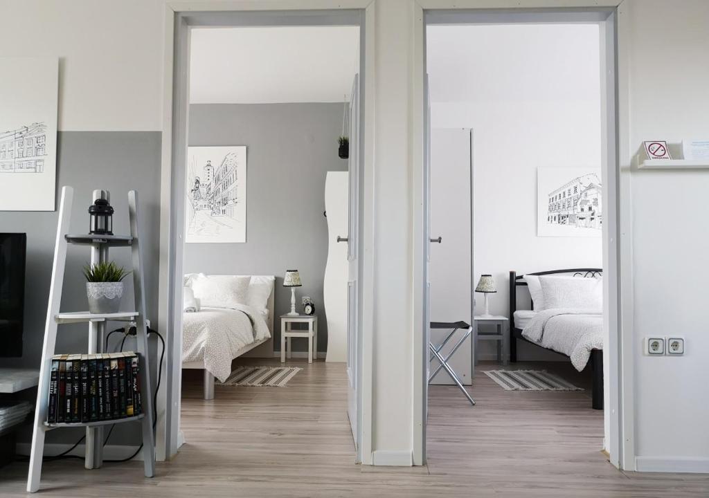 Posteľ alebo postele v izbe v ubytovaní Dub Apartments Zagreb - free parking