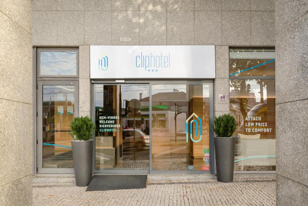 A fachada ou entrada em ClipHotel