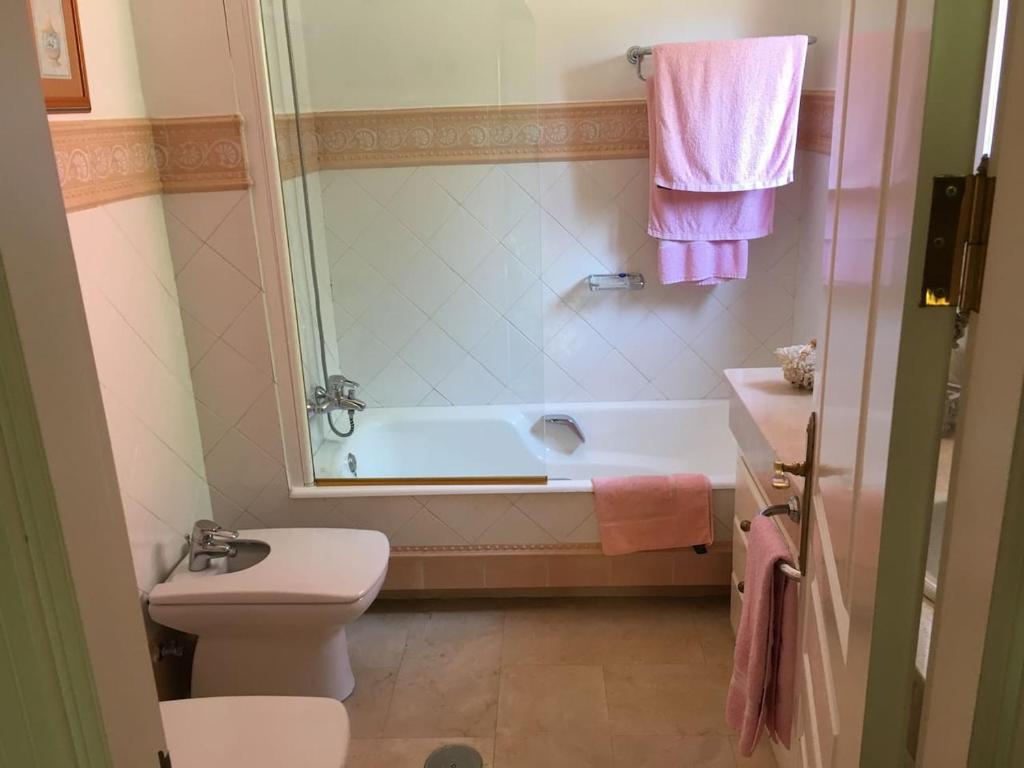 Kúpeľňa v ubytovaní Luxury Apartment in 5 Star Urbanization