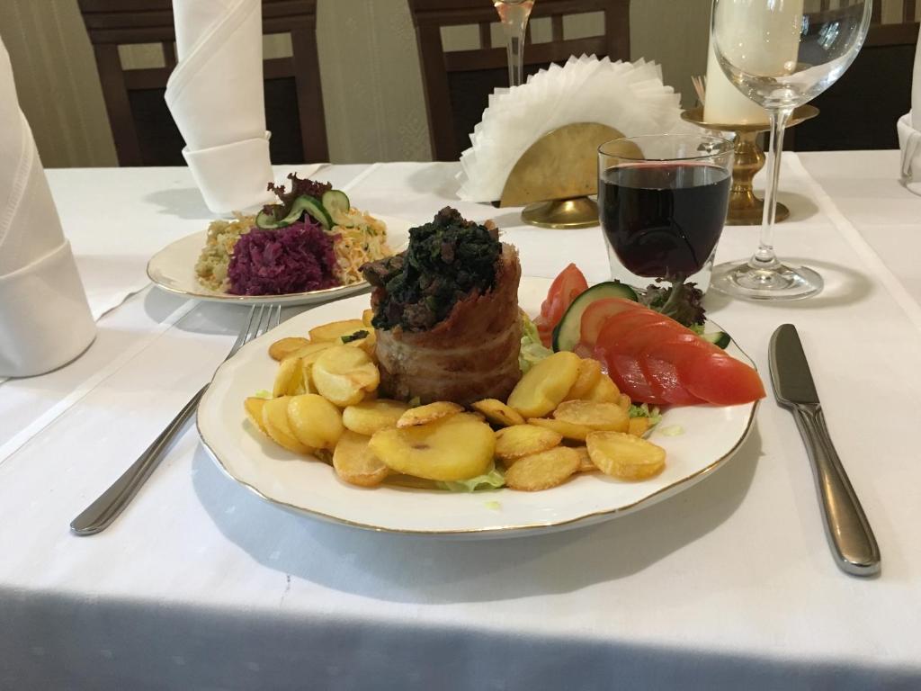 Jídlo v motelu nebo okolí