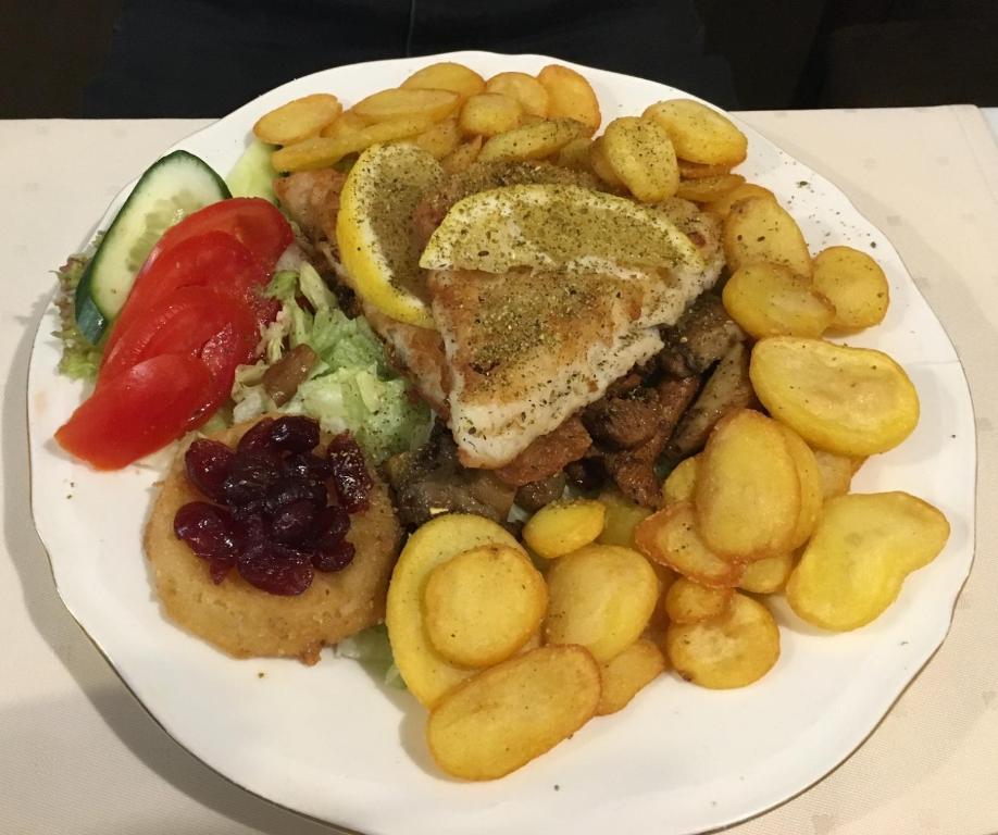 Jídlo v motelu nebo okolí